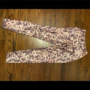 Onzie Flow Animal Print Yoga Pants 🐆